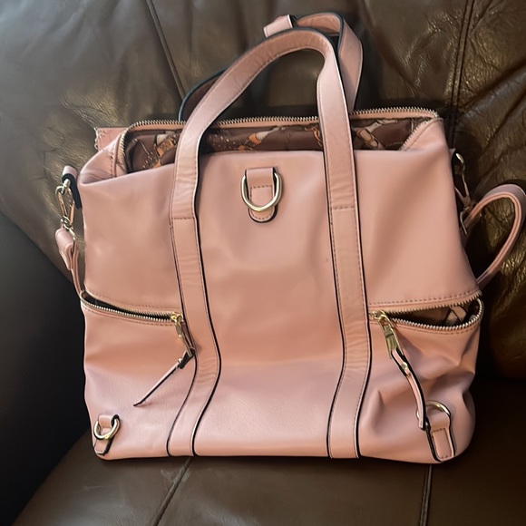 Like new pink purse - Picture 2 of 4